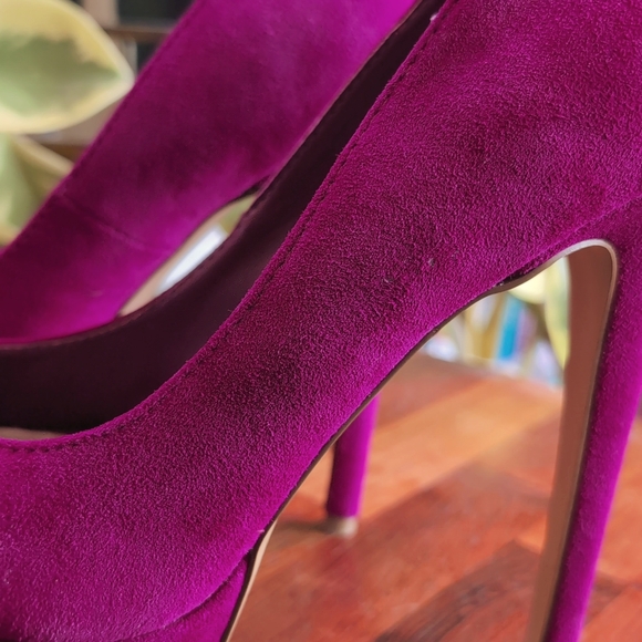 STEVE MADDEN fuchsia suede high heels 7.5 M- Worn only once - Picture 5 of 7
